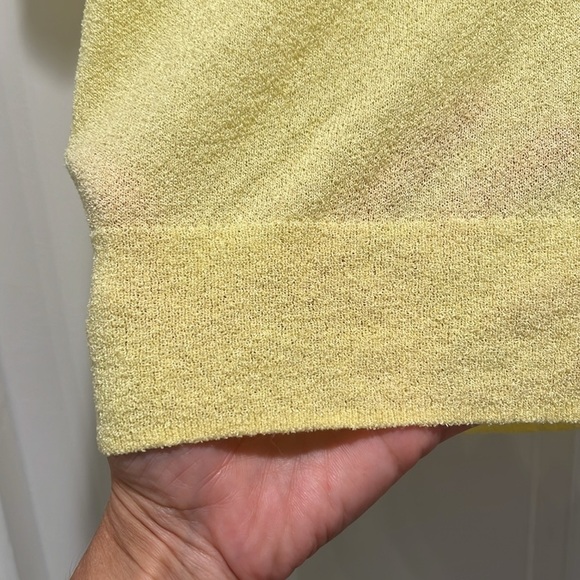 Aritzia Wilfred free lightweight butter yellow crop sweater top S v-neck collar - Picture 6 of 8